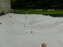 закрываем ещё слоем геотекстиля